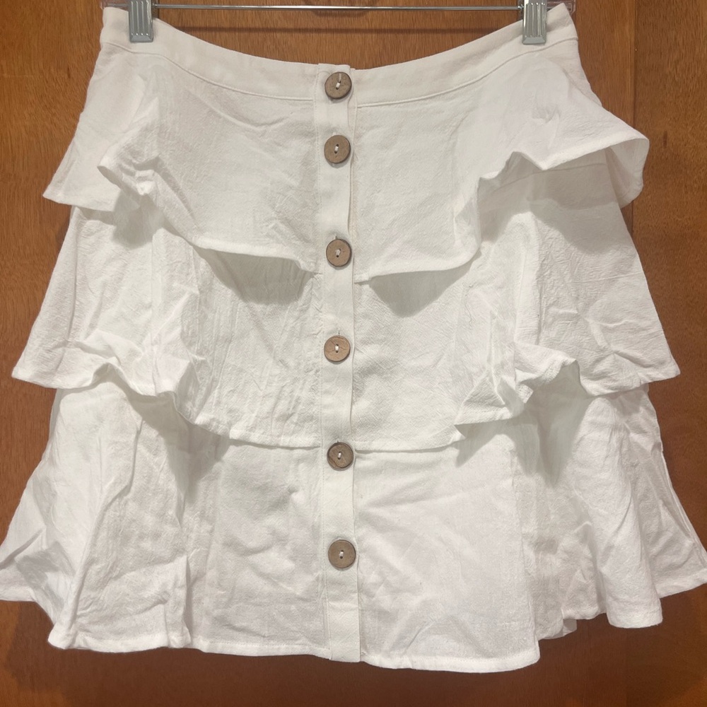 NWT White Button-Front Ruffle Skirt